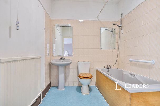 2 bedroom apartment to rent Fairmile Road, Christchurch, BH23 - Photo 1