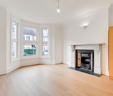 3 bedroom flat to rent - Photo 4