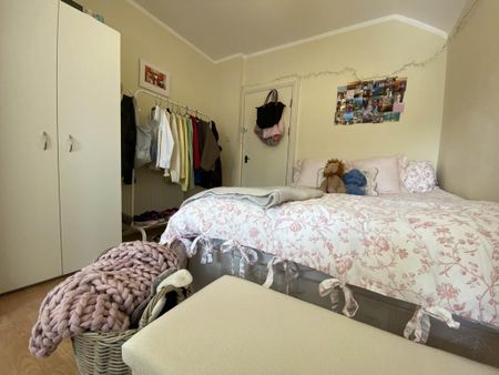 4 bedroom semi-detached house to rent - Photo 4