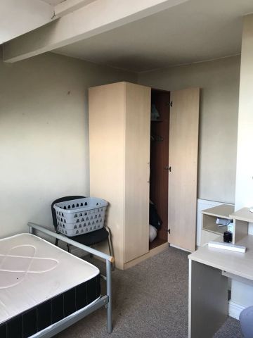 Room in a Shared House, Winfield Terrace, LS2 - Photo 5