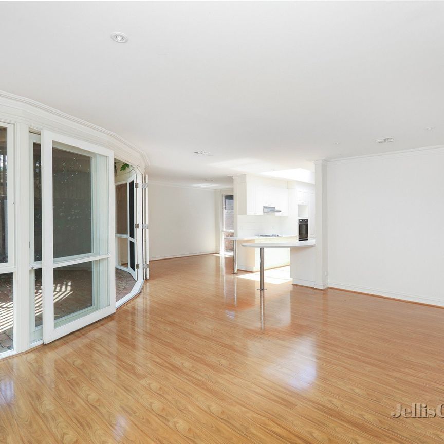 13 Stevedore Street, Williamstown - Photo 1