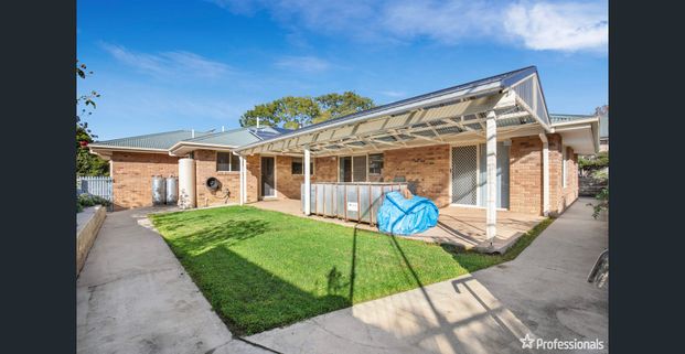 FULLY FURNISHED, LUXURY LIVING IN A PRIME LOCATION - Photo 1