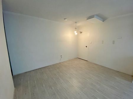 Modern Two Bedroom Apartment With Parking! - Photo 2