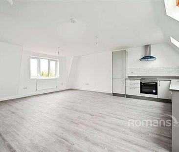 Lynchford Road, Farnborough, Hampshire, GU14 - Photo 2