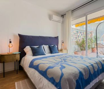 Rooms for rent in 3-bedroom apartment in Gràcia - Photo 2
