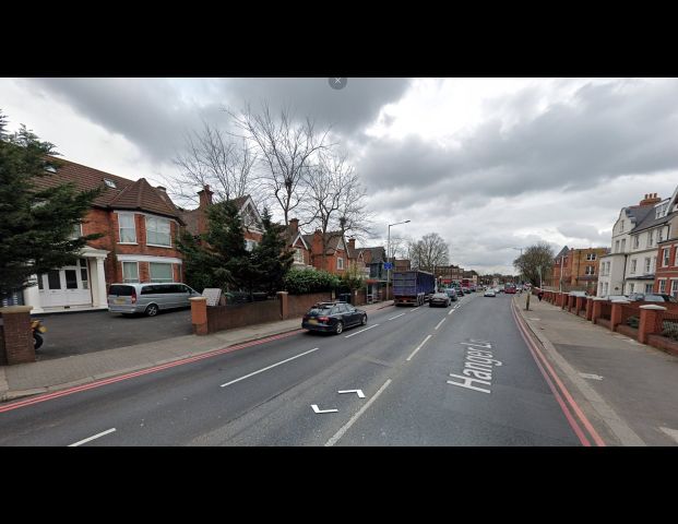 Studio Flat, Hanger Lane, W5 - Photo 1