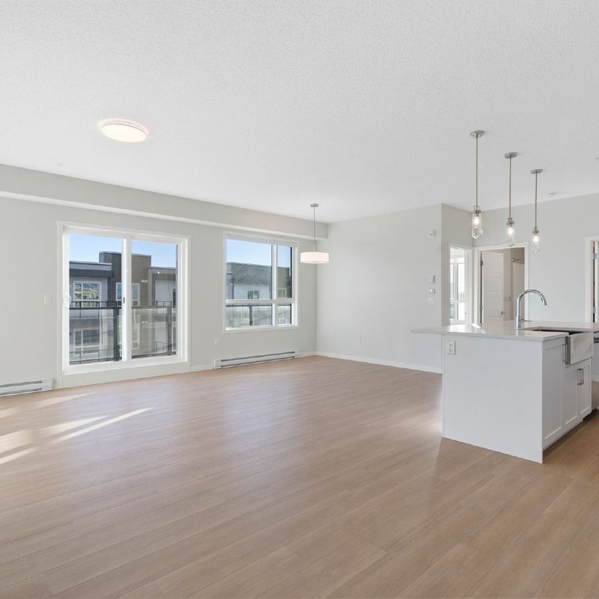 2412-33 Carringham Gate Nw - Photo 1