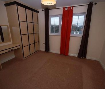 Brookhey, Hyde, SK14 - Photo 3