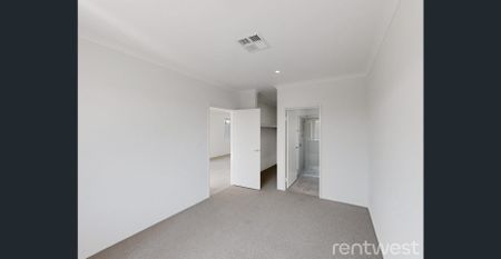LIVING WITH SPACE & STYLE - Photo 5