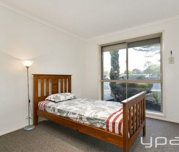 5 Fernberg Place, Melton West - Photo 6