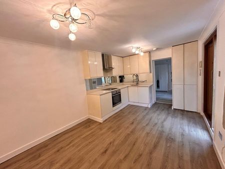 1 Bed Flat, Battersea Rise, SW11 - Photo 4