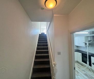 37 Causeway Street, Portrush, BT56 8AB - Photo 4