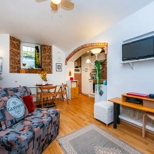 Byt 1+kk Sochařská, Praha 7 Bubeneč - Fotografie 1