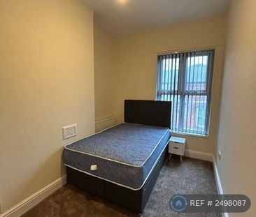 1 bedroom in a house share to rent - Photo 2