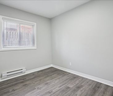 For Lease - 2354 Queensway Drive Unit# 2, Burlington, Ontario - Photo 4