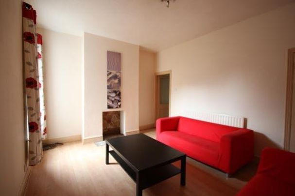 4 bedroom terraced house to rent - Photo 1