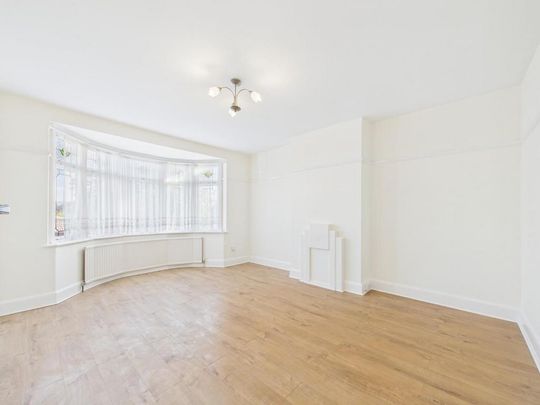 3 bedroom semi-detached house to rent - Photo 1