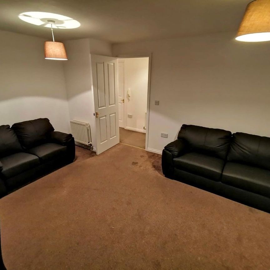 2 Bed Flat, Tavistock Close, LS12 - Photo 1