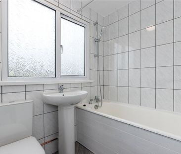 Cadeby Grove, Milton, Stoke On Trent, Staffordshire, ST2 - Photo 2