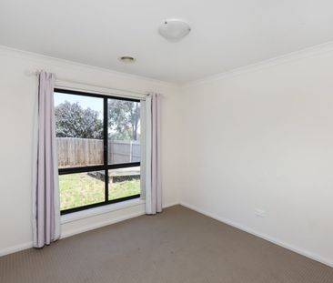SPACIOUS 4 BEDROOM HOME IN PERFECT LOCATION - Photo 1