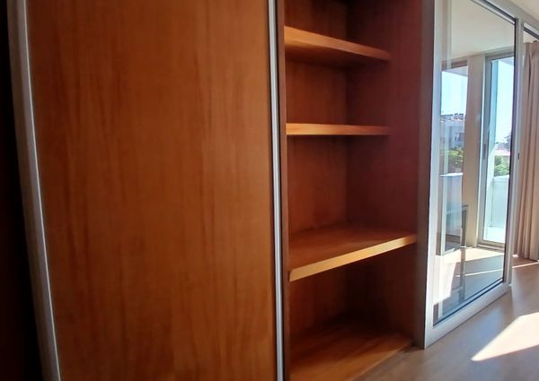 Furnished and equipped T0 flat next to Wisteria!