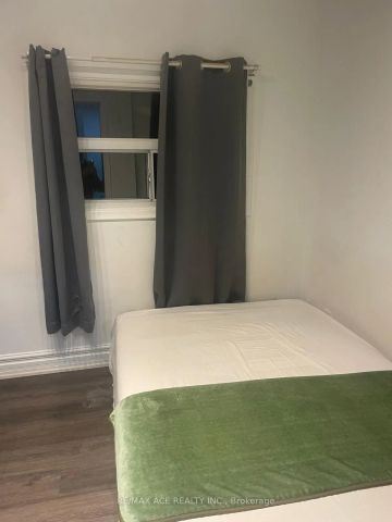 38 Emerson Avenue #Room A - Photo 2