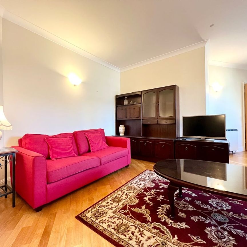 2 Bed Flat, South Block, SE1 - Photo 1