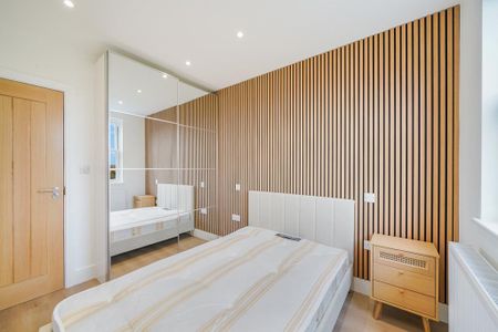 3 bedroom flat to rent - Photo 4