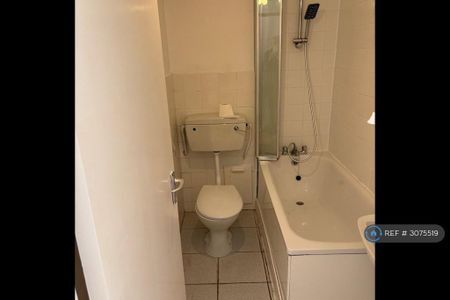 2 bedroom maisonette to rent - Photo 3