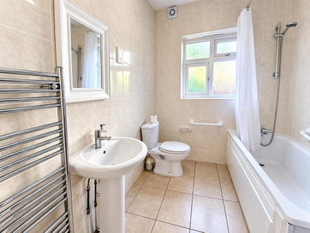 2 bedroom maisonette to rent - Photo 4