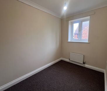 Freda England Close - Photo 2