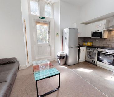 Flat 1 Whitefield House - Photo 5