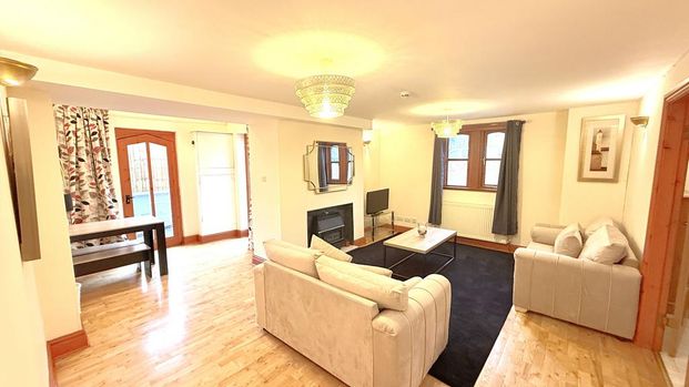 1 bedroom in a house share to rent - Photo 1