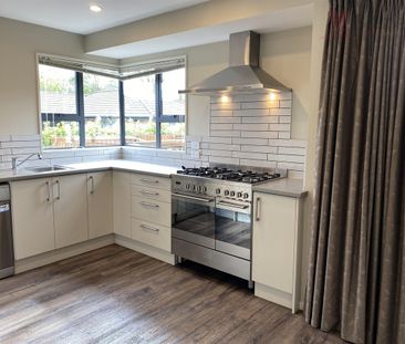 10C Geraldine Street, Edgeware - Photo 3
