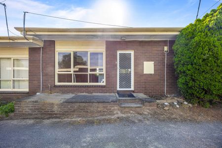 LOW MAINTENANCE ONE BEDROOM UNIT IN BALLARAT NORTH - Photo 5