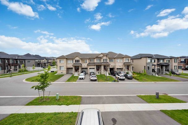 For Lease - 11707 Tenth Line Unit# Upper, Whitchurch-Stouffville, Ontario - Photo 1