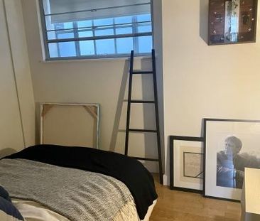 3 nights per week only in our duplex warehouse style river view flat - Photo 6