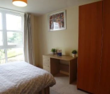 Room in a Shared Flat, Barrier Point Road, E16 - Photo 2