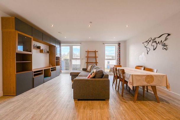 2 bedroom flat to rent - Photo 1