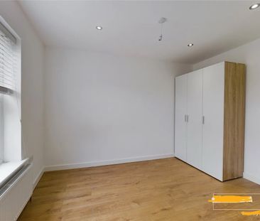 3 Bed Terraced House, Donnington Gardens, RG1 - Photo 5