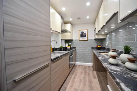 3 bedroom flat to rent - Photo 5