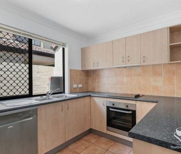 Rare Single-Level Free-Standing Home in The Links, Carina â Lawn ... - Photo 5