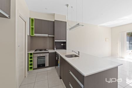 LUXURY LIVING IN PRIME LOCATION - Photo 4