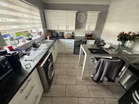 3 bedroom terraced house to rent - Photo 5