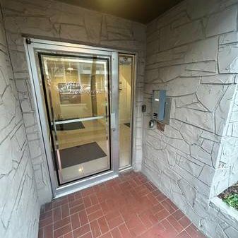 RESIDE - PET FRIENDLY 1 BED + 1 BATH IN VANCOUVER - Photo 4