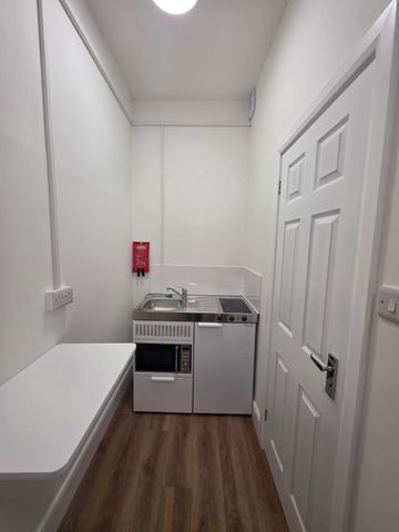 Private Studio within house share - Photo 3