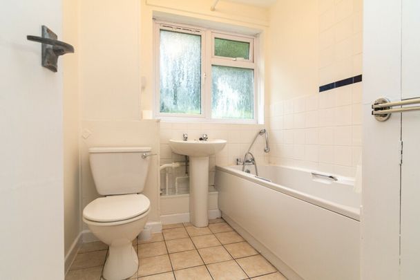 WESTBOURNE Poole Rd - Photo 1