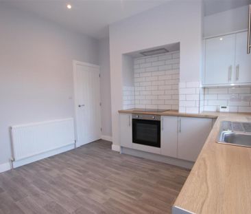 4 bedroom terraced house to rent - Photo 3
