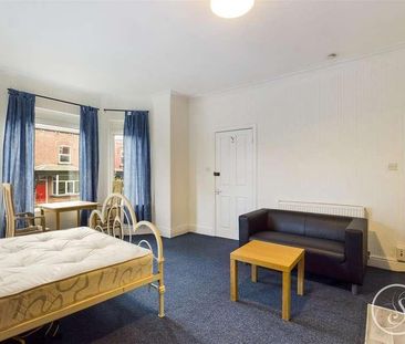 Methley View, Leeds, LS7 - Photo 3