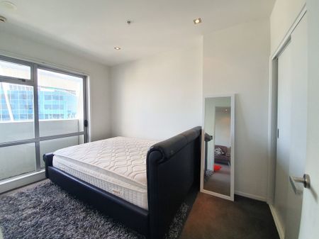 CITY CENTRE - 1 Bedroom Apartment with Amazing Views - Photo 3